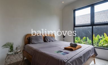 Vila Enam Kamar Tidur Luas Bergaya Industrial di Kemenuh Gianyar