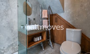 Vila Enam Kamar Tidur Luas Bergaya Industrial di Kemenuh Gianyar