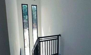 RUMAH MEWAH 2 LANTAI MURAH D BABAKAN MUSTIKA SARI BEKASI KOTA