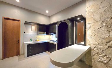 Villa Mewah Baru Full Furnish di Nusa Dua Bali