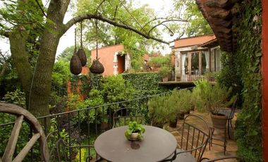 Hermosa Casa  en renta en privada en San Angel