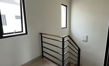 Disewakan Rumah 2 Lt di Cluster Regia, Summarecon Crown Gading, Bekasi