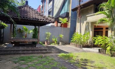 Nego, Rumah mewah semi villa 9 kamar tidur di Renon