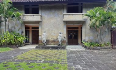 Nego, Rumah mewah semi villa 9 kamar tidur di Renon