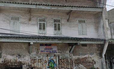 Di jual rumah 2 lantai di jl raya cirebon jawa barat