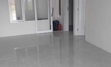 dijual rumah siap huni di solo 3 kamr tidur 2 kamr mandi hara 900jtan