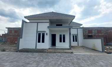 dijual rumah siap huni di solo 3 kamr tidur 2 kamr mandi hara 900jtan