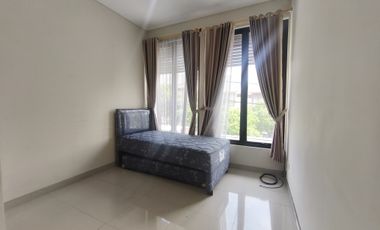 Disewakan Rumah Cluster Taman Simpruk Forest Green Lippo Cikarang