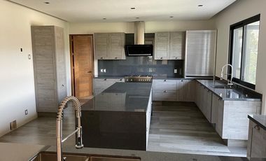 Venta de casa nueva Interlomas