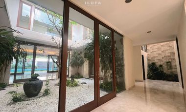 Disewakan Rumah Mewah Bagus lokasi Strategis Kemang Pejaten