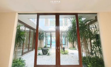 Disewakan Rumah Mewah Bagus lokasi Strategis Kemang Pejaten