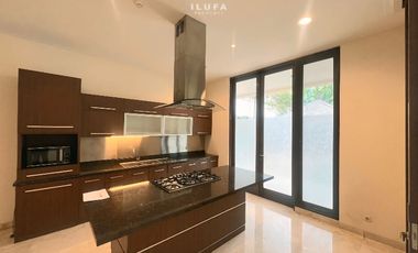 Disewakan Rumah Mewah Bagus lokasi Strategis Kemang Pejaten