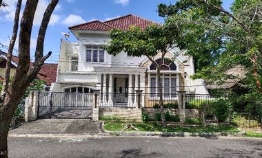 Di jual rumah mewah di dalam komplek Balikpapan baru