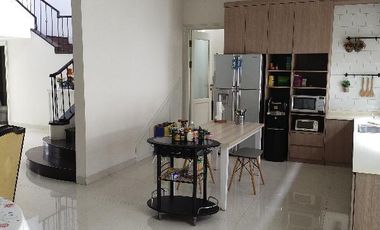 Di jual rumah mewah di dalam komplek Balikpapan baru