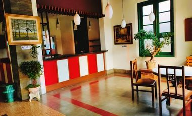 komersial cafe samping universitas kristen Satya wacana salatiga