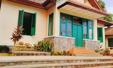 komersial cafe samping universitas kristen Satya wacana salatiga