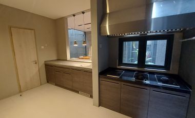 Disewakan rumah cantik baru, siap huni di Lebak Bulus Indah