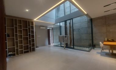 Disewakan rumah cantik baru, siap huni di Lebak Bulus Indah