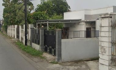RUMAH INDUK PLUS KOS KAMAR MANDI DALAM JLN MAYOR SUJADI TULUNGAGUNG