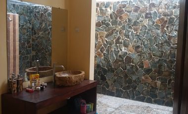 RUMAH INDUK PLUS KOS KAMAR MANDI DALAM JLN MAYOR SUJADI TULUNGAGUNG