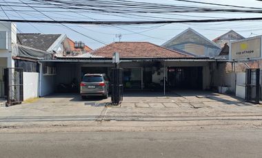 Rumah disewakan di RW 10, Dr. Sutomo, Tegalsari, Surabaya, Jawa Timur