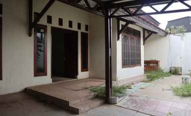 Rumah 3 Kamar Hoek Tangerang Selatan
