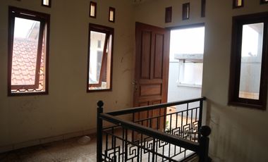 Rumah 3 Kamar Hoek Tangerang Selatan