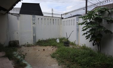 Rumah 3 Kamar Hoek Tangerang Selatan