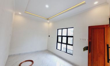 Rumah solo kota mewah di perumahan nusukan banjarsari