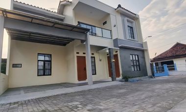 Rumah solo kota mewah di perumahan nusukan banjarsari