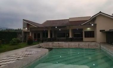 Dijual Rumah Megah ada SwimmingPool pinggir jalan nasional, 2.050, SHM