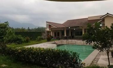 Dijual Rumah Megah ada SwimmingPool pinggir jalan nasional, 2.050, SHM