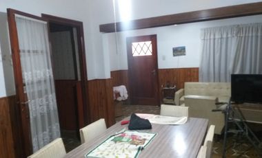 Vendo Propiedad sobre Av. Moreno, a cuadras de Av. Rivadavia de San Rafael.
