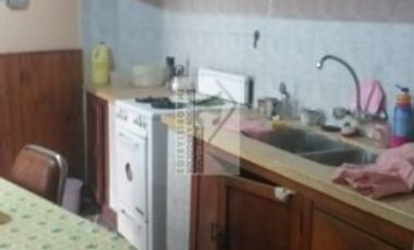 Vendo Propiedad sobre Av. Moreno, a cuadras de Av. Rivadavia de San Rafael.