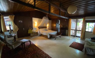 Dijual Cepat Rumah dengan lokasi Strategis di Cilandak Barat