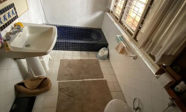 Dijual Cepat Rumah dengan lokasi Strategis di Cilandak Barat