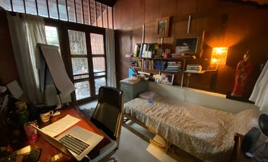 Dijual Cepat Rumah dengan lokasi Strategis di Cilandak Barat