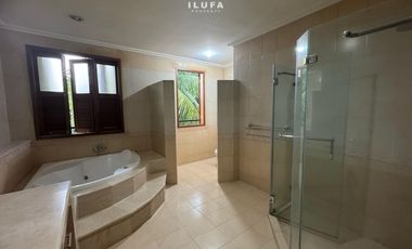 disewakan rumah mewah asri lokasi strategis pejaten area