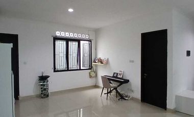 RUMAH CANTIK FULLFURNISH LOKASI BATAKAN VILAGE