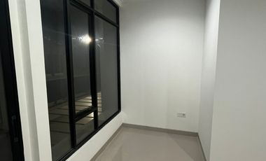 Disewakan Rumah uk. 4.5x12.5m2 Kosongan Milenial City PIK 2 Extension