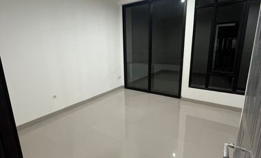 Disewakan Rumah uk. 4.5x12.5m2 Kosongan Milenial City PIK 2 Extension