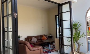 Dijual Rumah 2 Lantai Desain Eropa di Tengah Kota Malang dekat UB