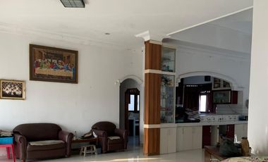 Rumah Sebesar Villa Di Salatiga 5 Menit Dari UKSW Salatiga