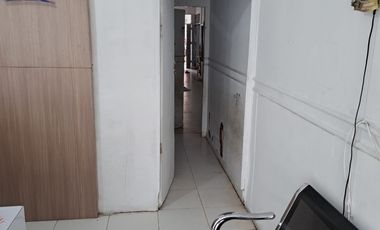Rumah Pekarangan Luas kawasan Komersil jalur padat lalu lintas
