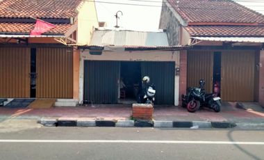 Rumah lama di area dalam kraton yogyakart