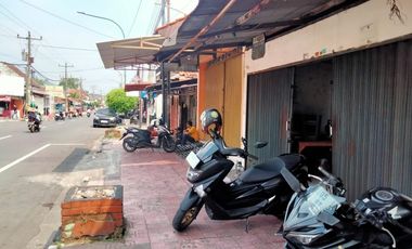 Rumah lama di area dalam kraton yogyakart