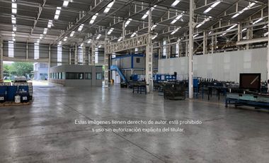 Nave Industrial en Venta y Renta en Casa Bella
