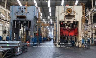 Nave Industrial en Venta y Renta en Casa Bella