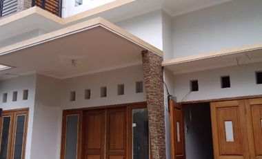 Dijual Rumah Mewah di Dirgantara Sawojajar Dekat Superindo