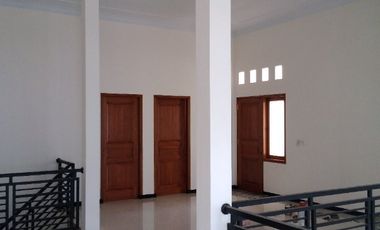 Dijual Rumah Mewah di Dirgantara Sawojajar Dekat Superindo